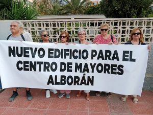 Centro de Mayores Alborán exigen un nuevo edificio (2)