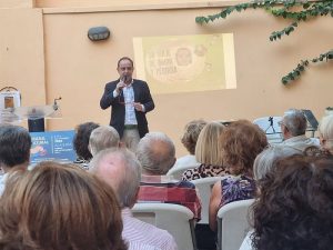 Presentación del libro en el Patio del Mandarino (1) (1)