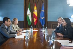 Reunión AECC y Pte Junta Andalucía (1)