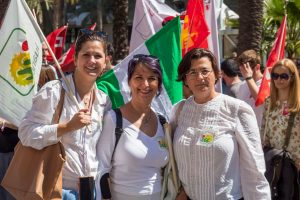 Hospital de Roquetas de Mar Belén Pérez, coordinadora local de IU Roquetas en una manifestación de la Marea Blanca