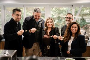 Pralex Heladeros Alejandro, Prado y autoridades