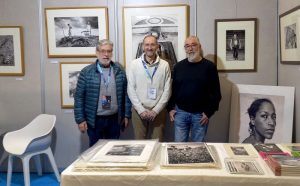 Rubén García Felices participa en la muestra multidisciplinar Rubén García Felices junto a Paco Rodríguez Parrés (director de la feria ALMA) y Juan Pedro Tejo (fotógrafo)
