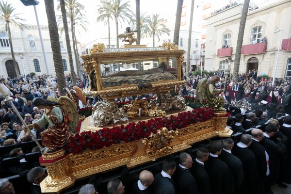 Almeria alcalde PROCESIÓN SANTO ENTIERRO PLAZA CATEDRAL SEMANA SANTA 2019