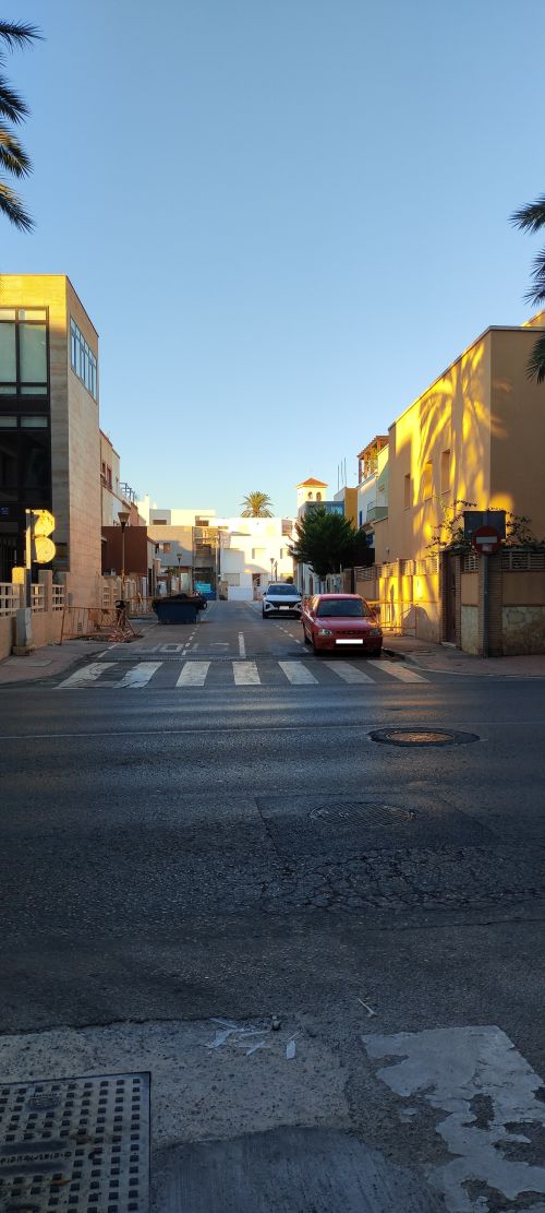 Almeria calle Baleares arrancan arboles