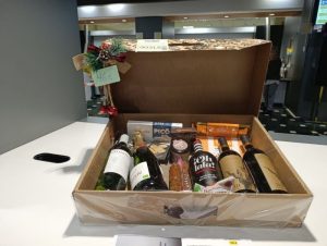 CESTA  NAVIDAD CORREOS