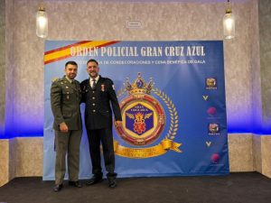 Jose Miguel Garrido y Esteban Montoya reciben la  Gran Cruz Azul de las Emergencias Zendal-Balmis de Oro con Distintivo Rojo