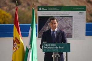 JuanMa Moreno Agua Roquetas 2