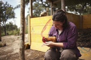 Mujer urbana deseando volver al campo