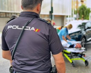 Policía Nacional en Almería salva la la vida a un varón en parada cardiorespiratoria