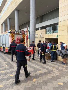 VISITA BOMBEROS NIÑOS TORRECARDENASsss