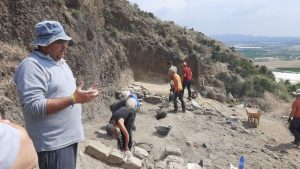 El profesor Román durante las excavaciones realizadas en el Cabezo María el pasado mes de mayo, cuyos resultados van a ser consolidados gracias a esta subvención.