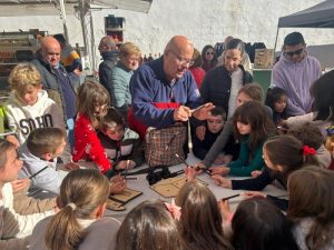 Jornadas Navideñas para Mayores en Albox La Feria Albox, Con Mucho Gusto programó talleres para los más pequeños