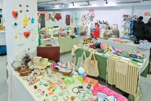 VISITA MERCADILLO MANOS UNIDAS (6)