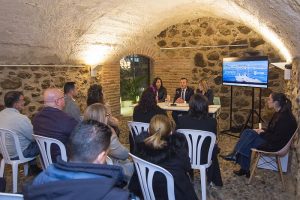 Carboneras alcalde, diputada provincial y concejala presentan campaña y web