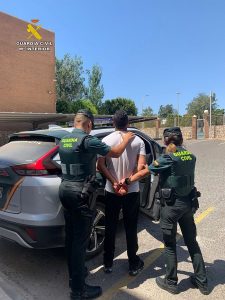 Guardia Civil de El Ejido detiene al autor de tres robos con violencia