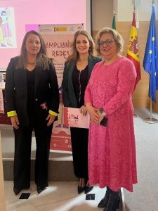 La Junta financia con 18.000 euros la formación de profesionales  delegada Justicia, coordinadora IAM y presidenta Asociación