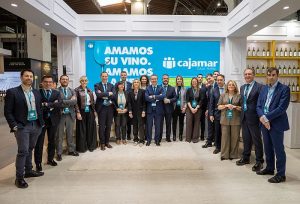 Las bodegas españolas Directivos de Cajamar en el stand