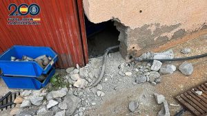 Policia Nacional en Almeria BUTRÓN CON 200