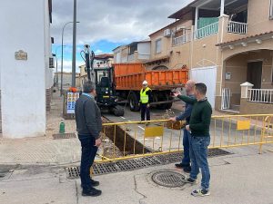 Pulpi Alcalde y concejal de Urbanismo visitando las obras