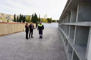 visita cementerio de Carboneras