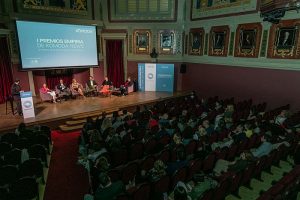 Debate Premios Empiria Kómoda News “En defensa de la ciencia, rigor en la información”