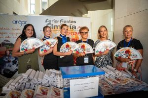 El Ayuntamiento de Almeria repartirá 35.000 abanicos de Feria en 2026