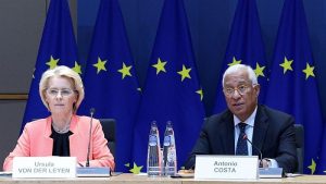 La presidenta de la Comisión Europea, Ursula von der Leyen, junto al presidente del Consejo Europeo, Antonio Costa. ALEXANDROS MICHAILIDIS EP