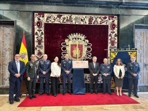 Foto presentación sello Centenario Raid aéreo Madrid-Manila3