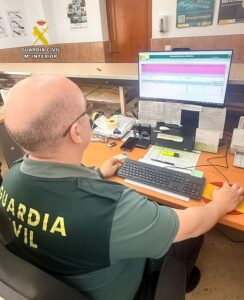 Guardia Civil en ordenador