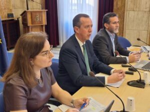 Reunión regularización extraordinaria migrantes 2