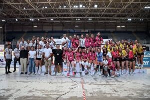 Antonio Casimiro con el podio de la competición de ascenso a 1º Nacional