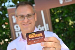 Antonio Urdiales contenedor marrón campaña
