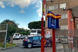 FOTO DE ARCHIVO Policia Nacional en Almeria donde detiene a una mujer por haber robado donde trabajaba