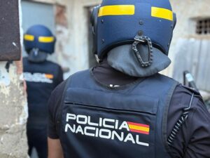 POLICIA NACIONAL FOTO DE ARCHIVO - DETENIDO ARMA BLANCA VÍA PÚBLICA