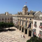 El Ayuntamiento permite pantallas en las terrazas para seguir la fase de play-offs de la UD Almería y el Mundial de Fútbol
