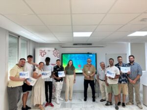 CÁRITAS DIOCESANA DE ALMERÍA Y FUNDACIÓN ENDESA Foto familia Curso de Energía Solar Térmica y Fotovoltaica