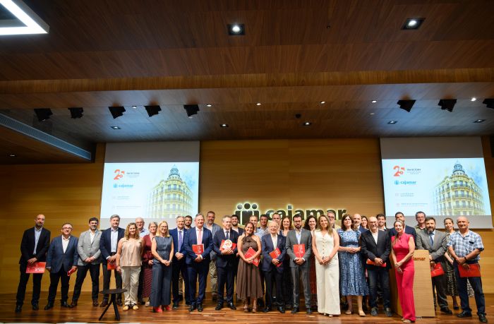Colegio Profesional de Economistas de Almería presenta la publicación ‘Trayectoria 25’ 8