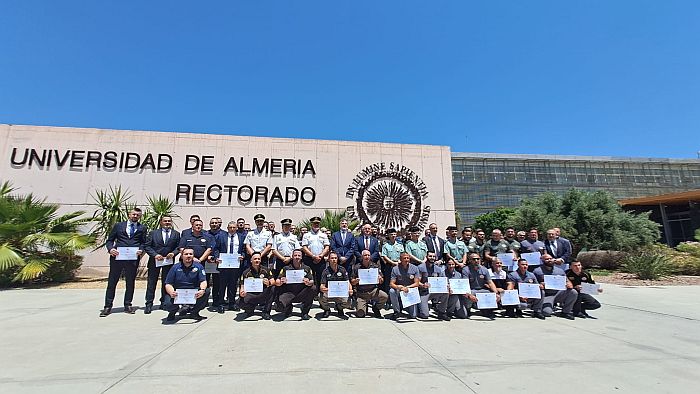 Foto familia reconocimientos Día Seguridad Privada