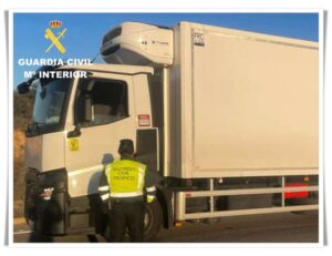Guardia Civil conductor con tarjeta cambiada