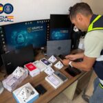 La Policía Nacional detiene en Almería a tres ciberdelincuentes que llegaron a acudir al domicilio de una de sus víctimas haciéndose pasar por empleados del banco para recoger sus tarjetas de crédito