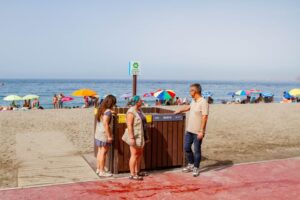 ALMERÍA INSTALACIÓN ISLAS DE RECICLAJE PLAYAS 2