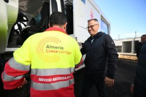 ANTONIO URDIALES VISITA LAS INSTALACONES DEL SERVICIO DE RECOGIDA DE RESIDUOS