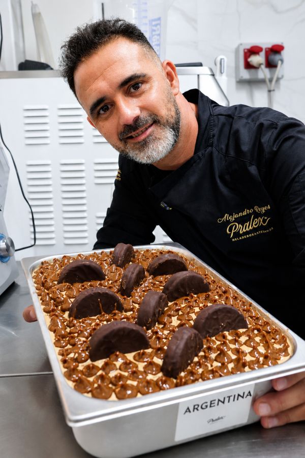 Alejandro Reyes y el helado para comerse a Argentina (2)