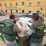 La Guardia Civil evita un apuñalamiento y detiene al presunto autor de un robo con violencia en Roquetas de Mar
