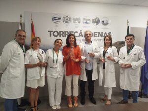 Hospital Universitario Torrecárdenas ALMERIA ENTREGA BOTELLAS AECC