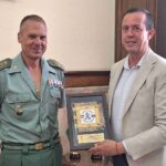 El subdelegado del Gobierno recibe al coronel José Manuel Sánchez Arribas, jefe del Tercio “Don Juan de Austria” 3º de La Legión