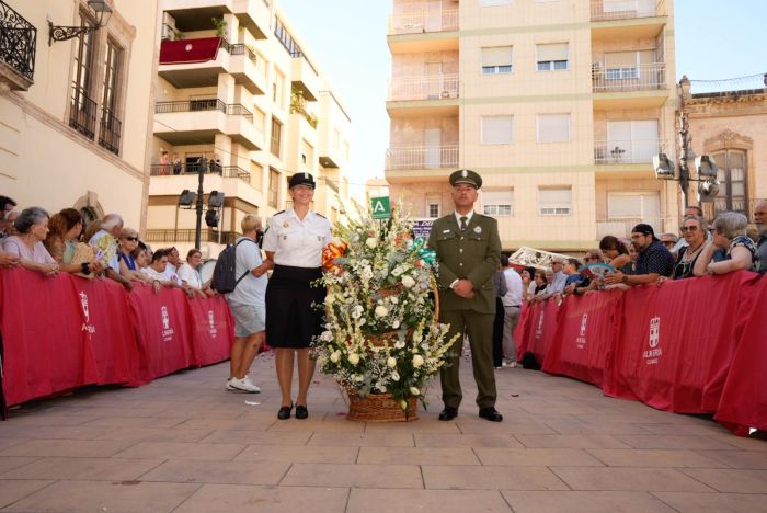 La Junta de Andalucía participa en la Ofrenda floral de Almería a su Patrona 2