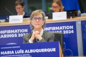 La comisaria Maria Luís Albuquerque visita Pamplona
