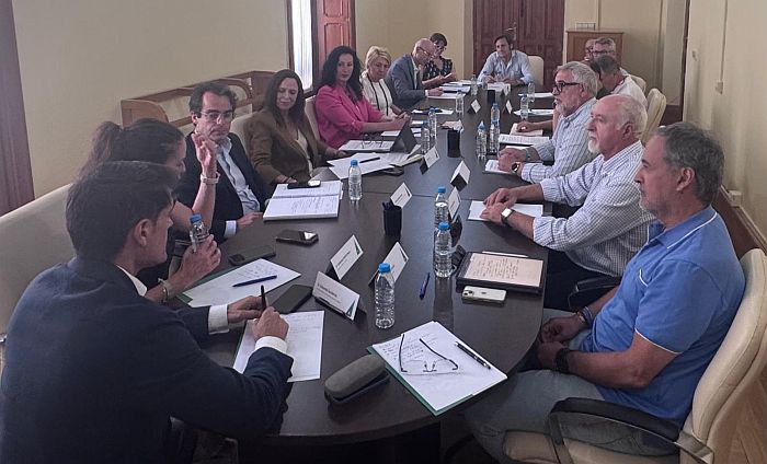 Mesa y Junta. Reunión