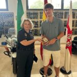 La Policía Local reconoce “la valentía y el sentido cívico” de un joven que persiguió a un ladrón hasta recuperar las prensas sustraídas en un comercio